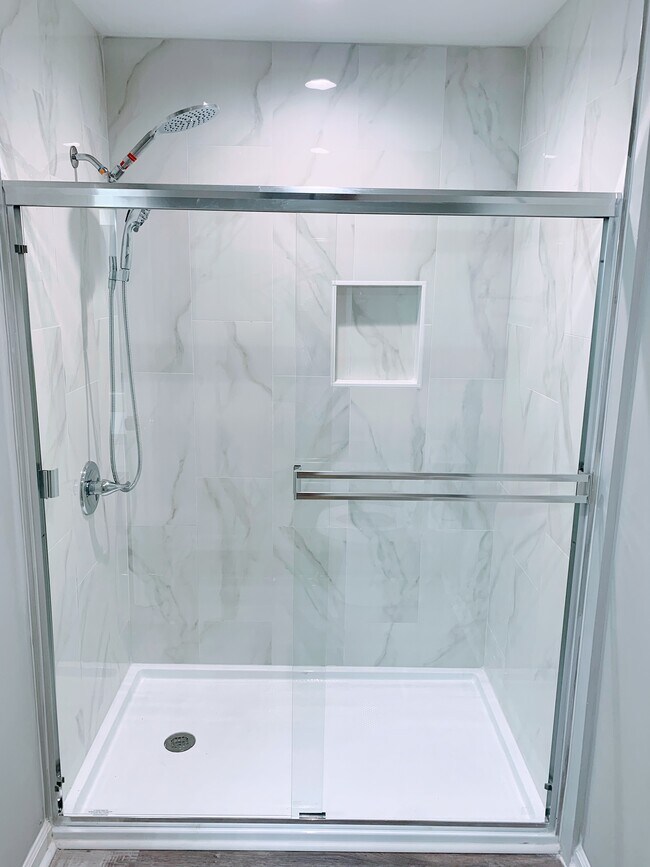 Primary Bathroom Shower - 7224 Winery Ln