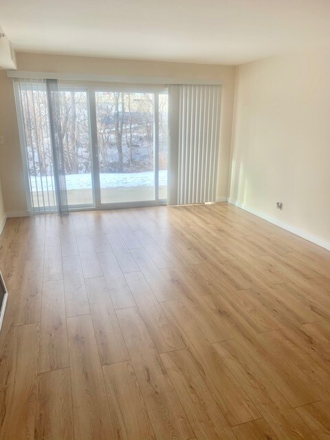 Building Photo - 5201 Carriage Way Dr