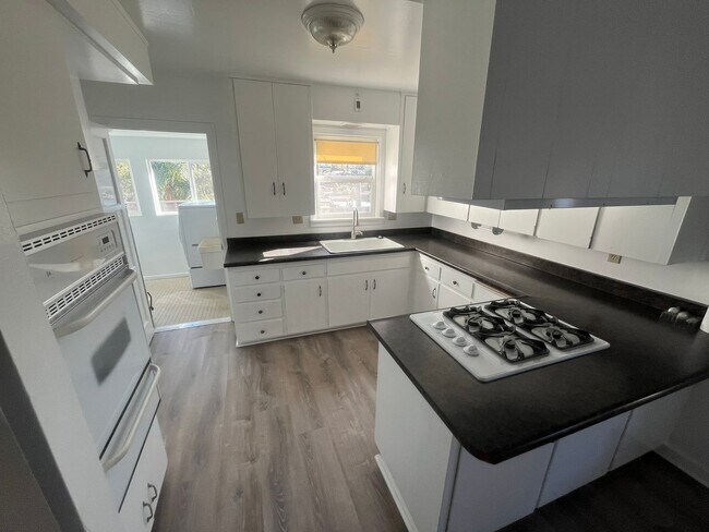 Building Photo - Grapevine Rd 705