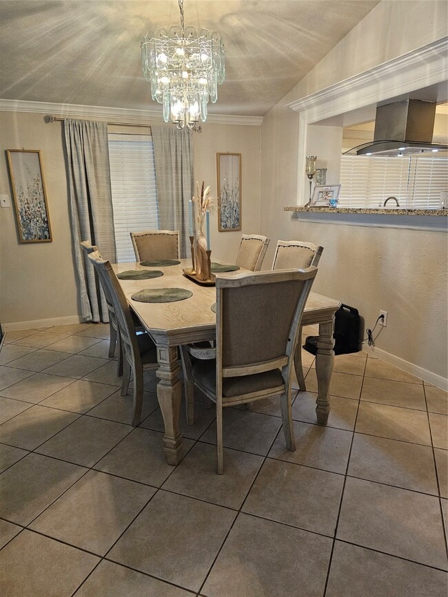 Building Photo - 5903 Graycliff Dr