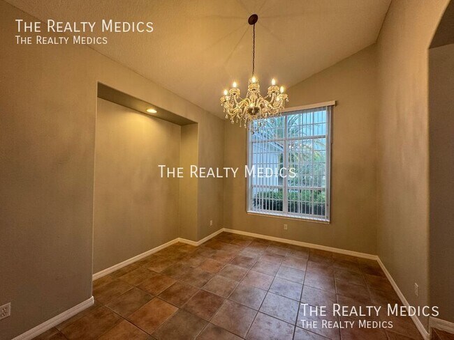 Building Photo - 2521 Roat Dr
