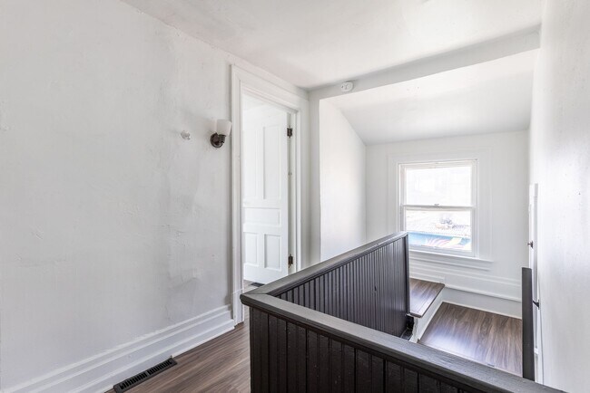 Building Photo - 123 Beltzhoover Ave