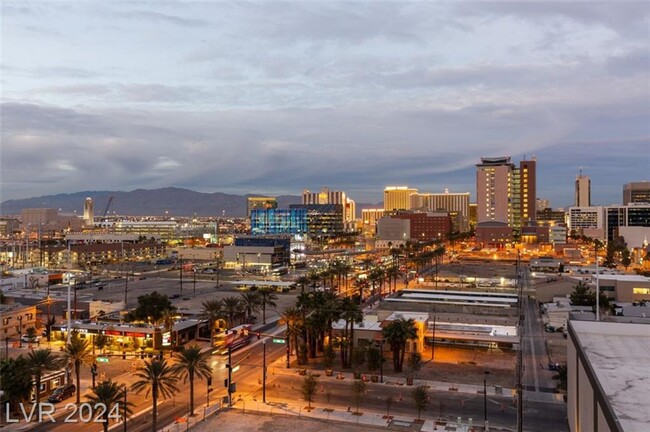 Building Photo - NEWPORT LOFTS--MAGNIFICENT PANORAMIC VIEWS...