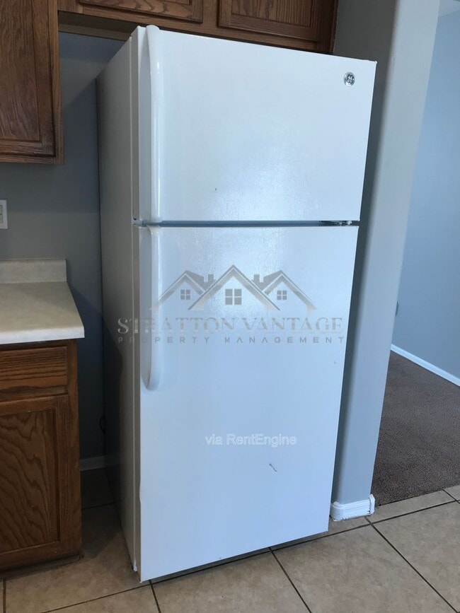 Building Photo - 12525 W Rosewood Ln