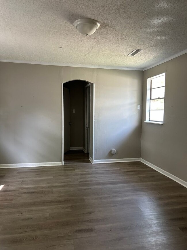 Building Photo - Spacious Four Bedroom Home