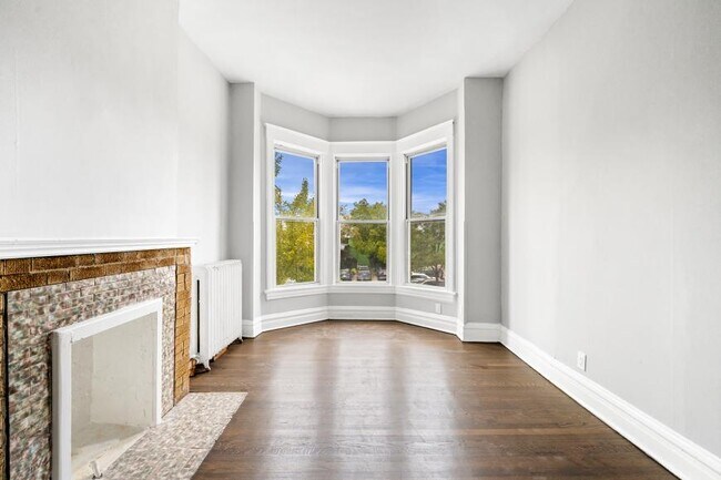 Building Photo - 1 bedroom in Chicago IL 60302