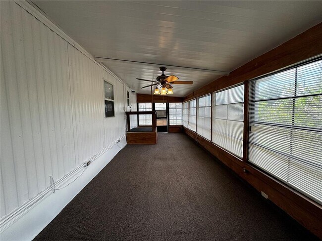 Building Photo - 1350 County Dr