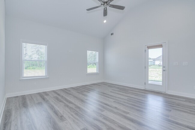 Building Photo - 326 Agape Ln