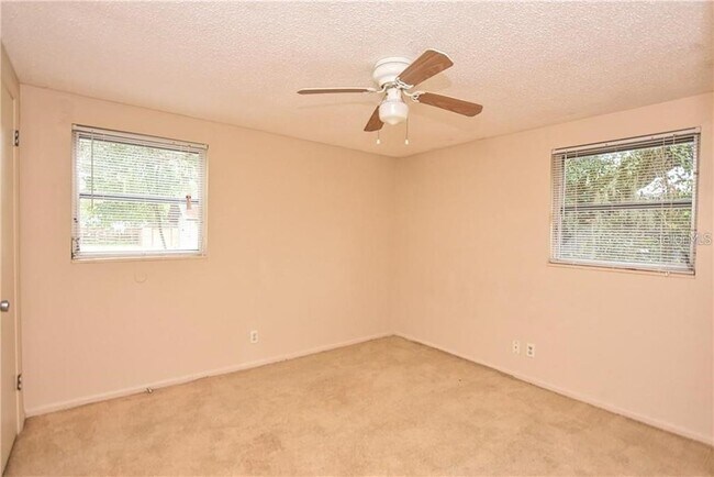 Building Photo - 1311 Standish Dr
