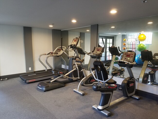 Building Photo - 11162 Camarillo St