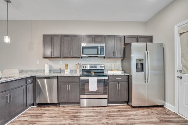 Building Photo - 541 New S Dr