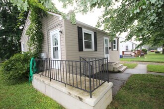 Building Photo - Beautiful Updated little rancher with nice yard!