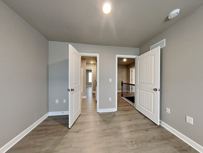 Building Photo - 3 BR/2.5BA | Newly Renovated Single Family Home | 1-Car Garage Parking | Community Pool!