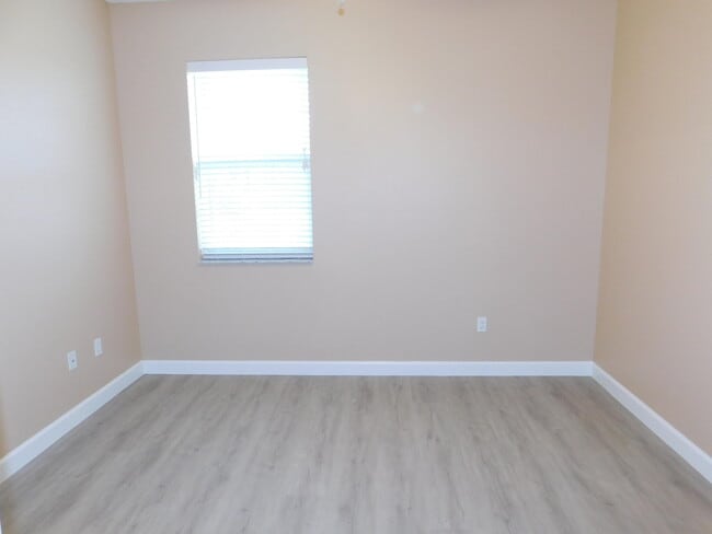 Building Photo - 9626 SW Purple Martin Way