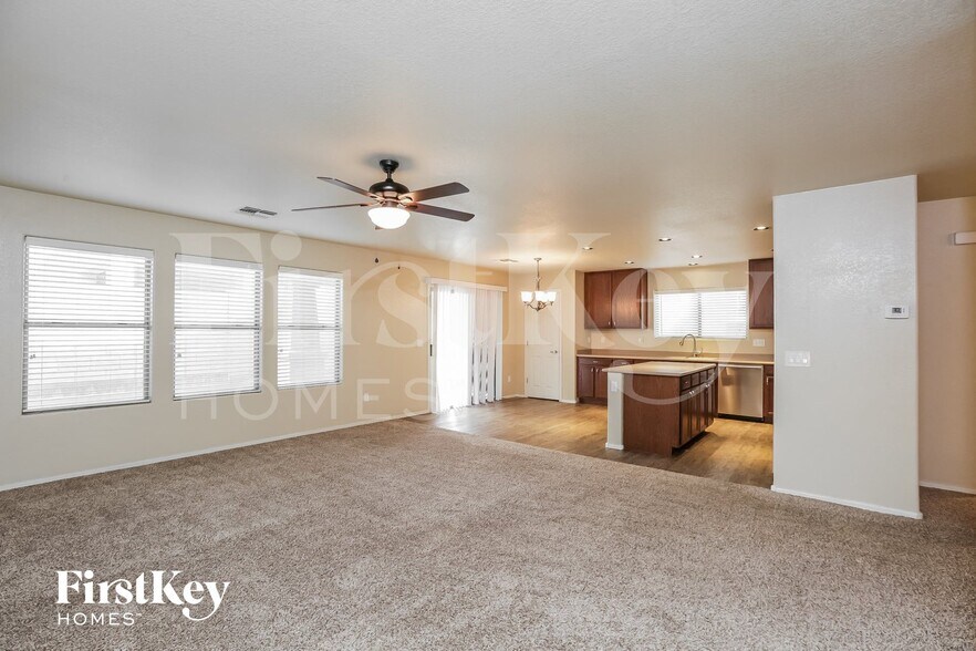 Building Photo - 21172 E Avenida Del Valle