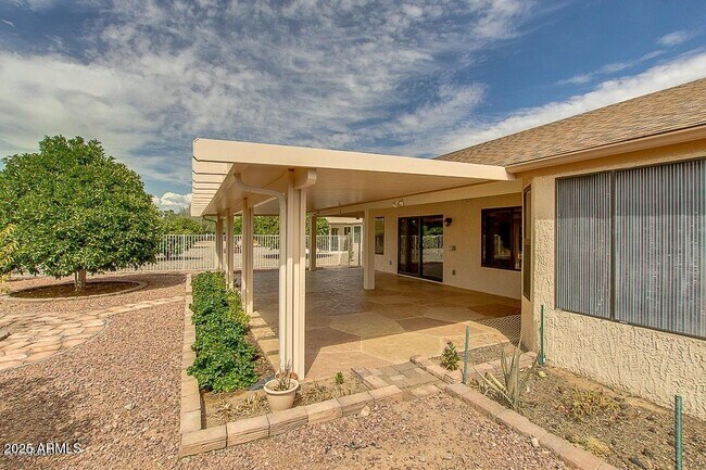 Building Photo - 13820 W Oak Glen Dr