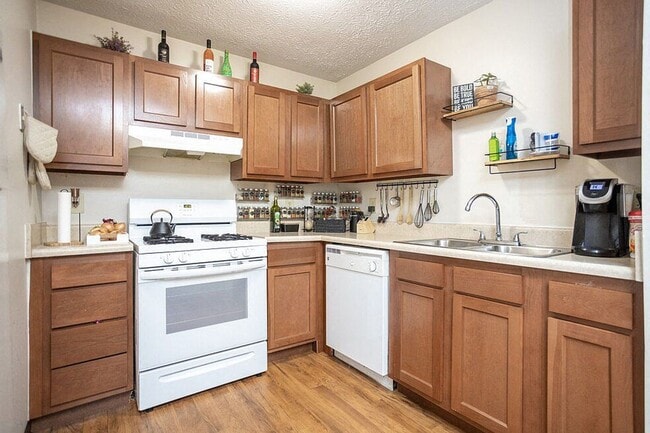 Building Photo - 5591 Rustling Way Ln