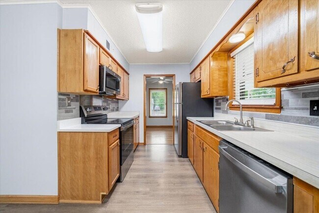 Building Photo - 7283 Juana Dr