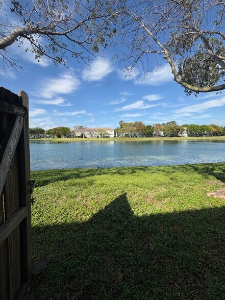 Building Photo - 2819 SE 15th Rd