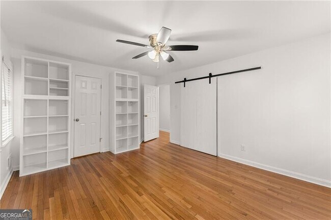 Building Photo - 4540 Club Valley Dr NE