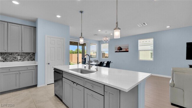 Building Photo - 5827 Casa Branca St