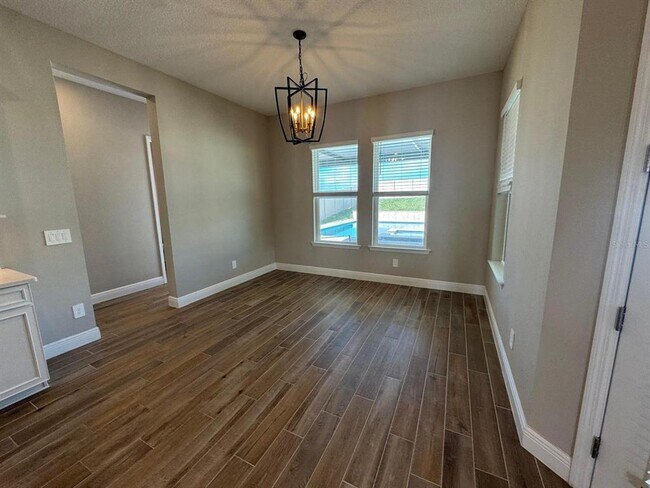 Building Photo - 16405 Silver Brk Wy