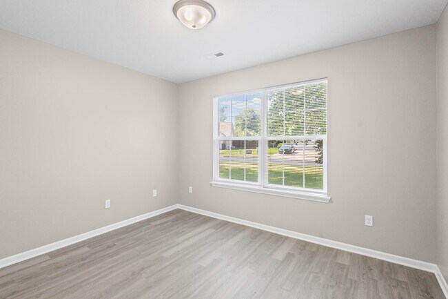 Building Photo - 5703 Candlewood Dr
