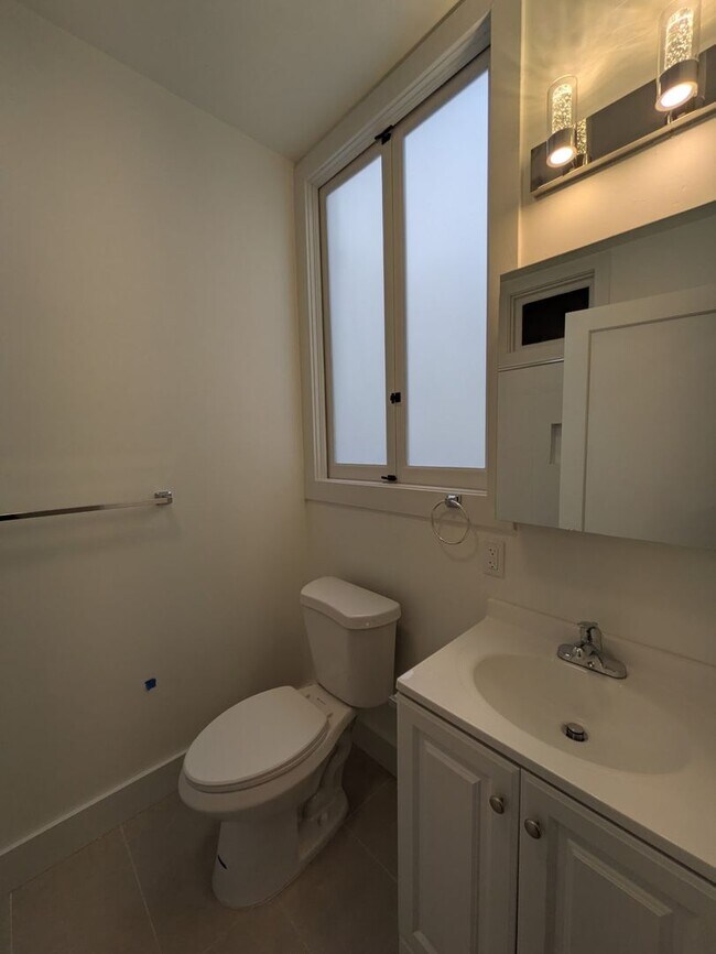 Building Photo - 1119Dol