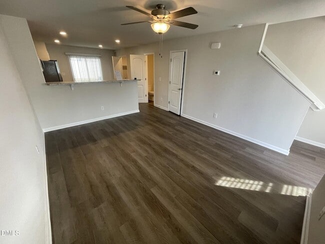 Building Photo - 1080 Peony Ln