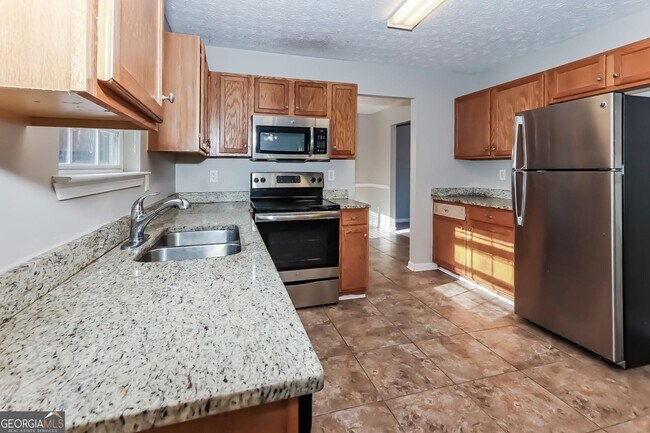 Building Photo - 290 Pleasant Hills Dr