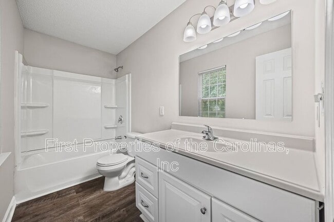 Building Photo - 429 Merry Go Dr