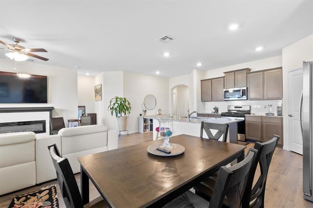 Building Photo - 1109 Blossom Ct Dr