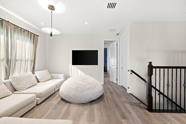 Building Photo - 1512 Bursera Ter