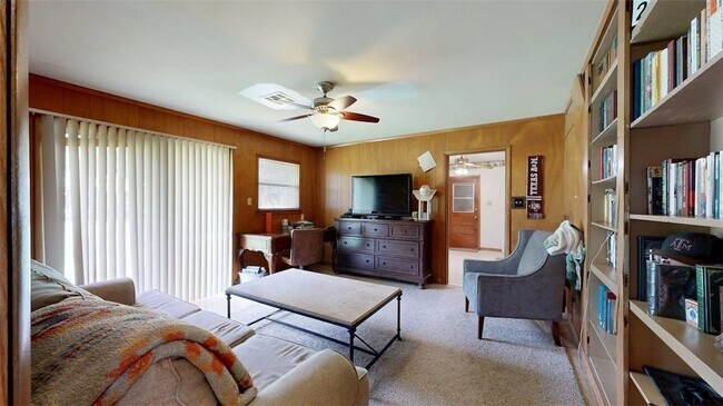 Building Photo - 4304 Aspen St