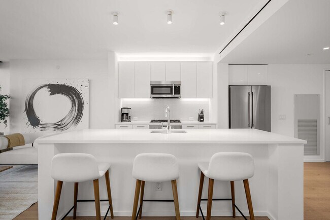 Building Photo - 685 1st Ave