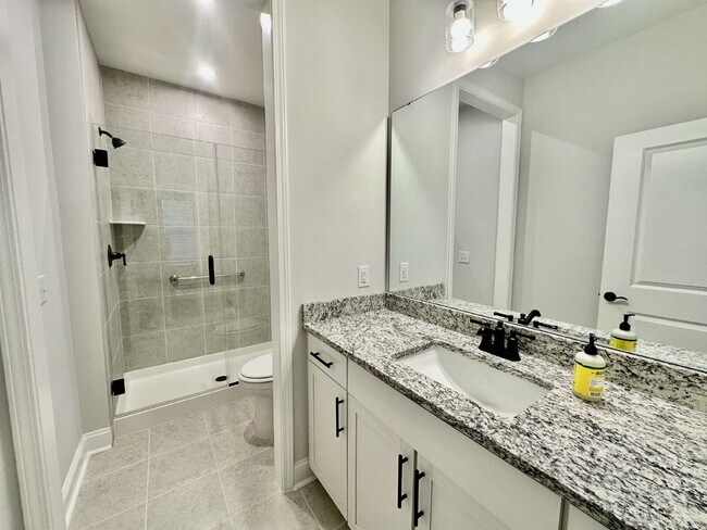 Building Photo - Spacious New Home in Sun City!