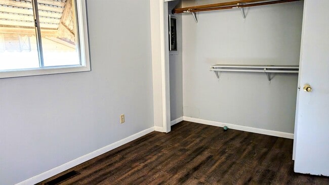Building Photo - 25 Arrowhead Dr