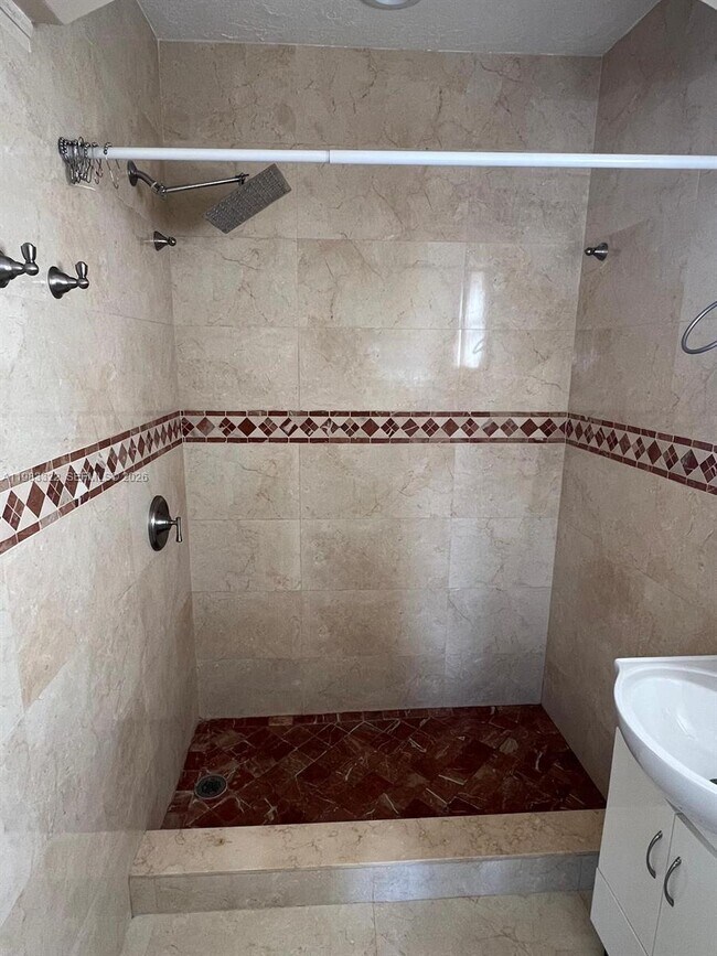 Building Photo - 1900 W 54th St