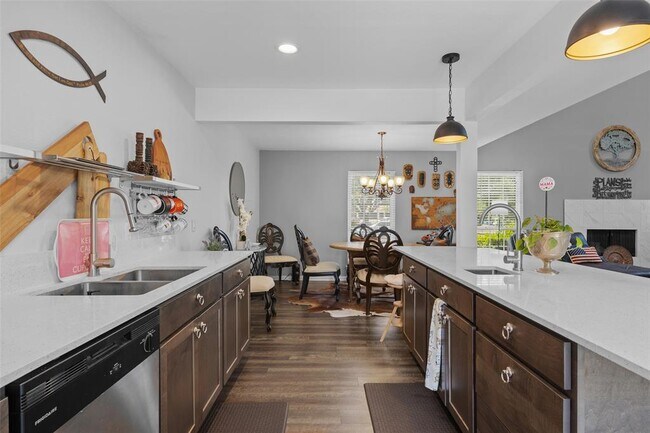 Building Photo - 8922 N Plaza Ct