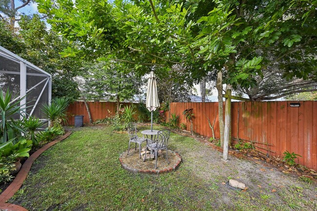 Building Photo - 3044 SW Savona Blvd