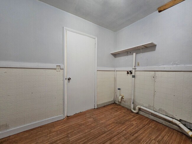 Building Photo - Charming 3-Bedroom, 2-Bath Home with Bonus Room and Detached Garage in Lakeland!!