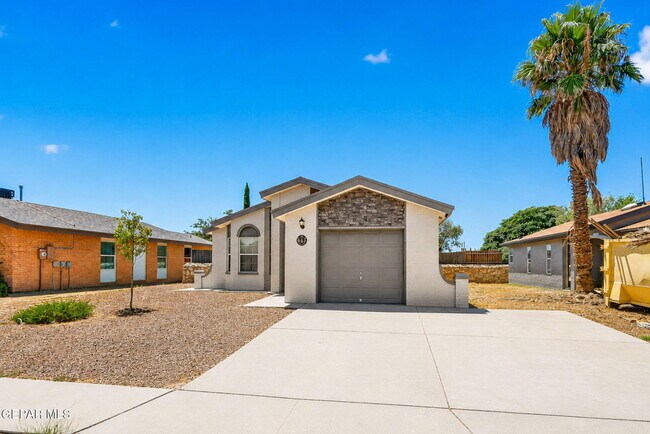 Building Photo - 667 Danube Dr
