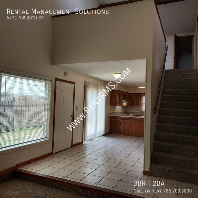 Building Photo - 5731 SW 20th St