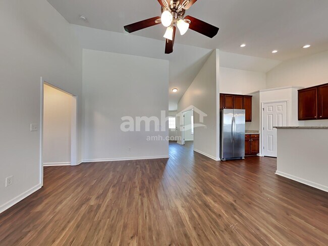 Building Photo - 129 Charlesfort Way