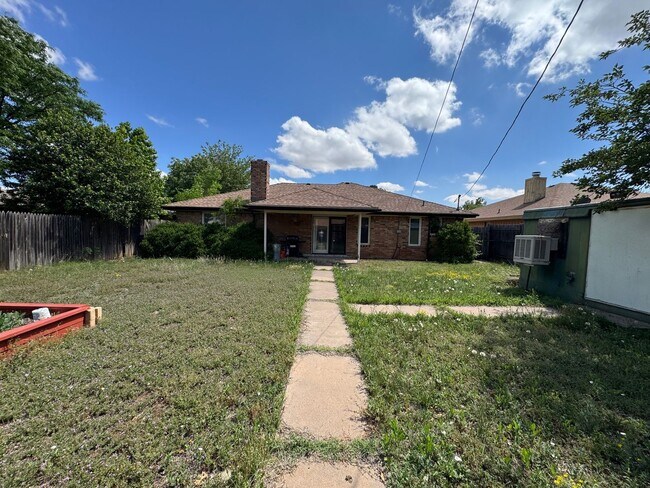 Building Photo - Available July 10th with storage shed & all appliances included!