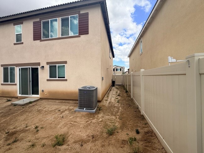 Building Photo - Beautiful newer 3-Bedroom home is now renting