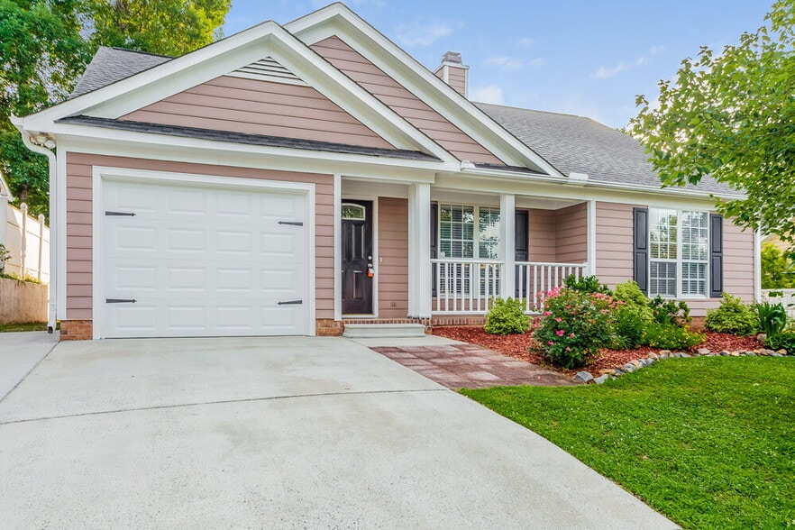 Primary Photo - 3381 Chadbury Dr NW