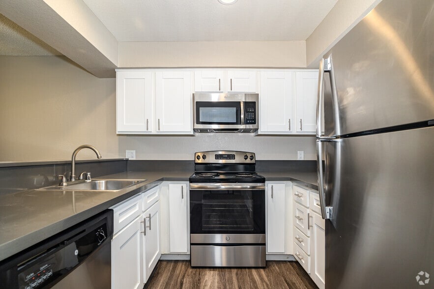 Ellington Apartments 4849 El Cemonte Ave Davis CA 95618 Apartment