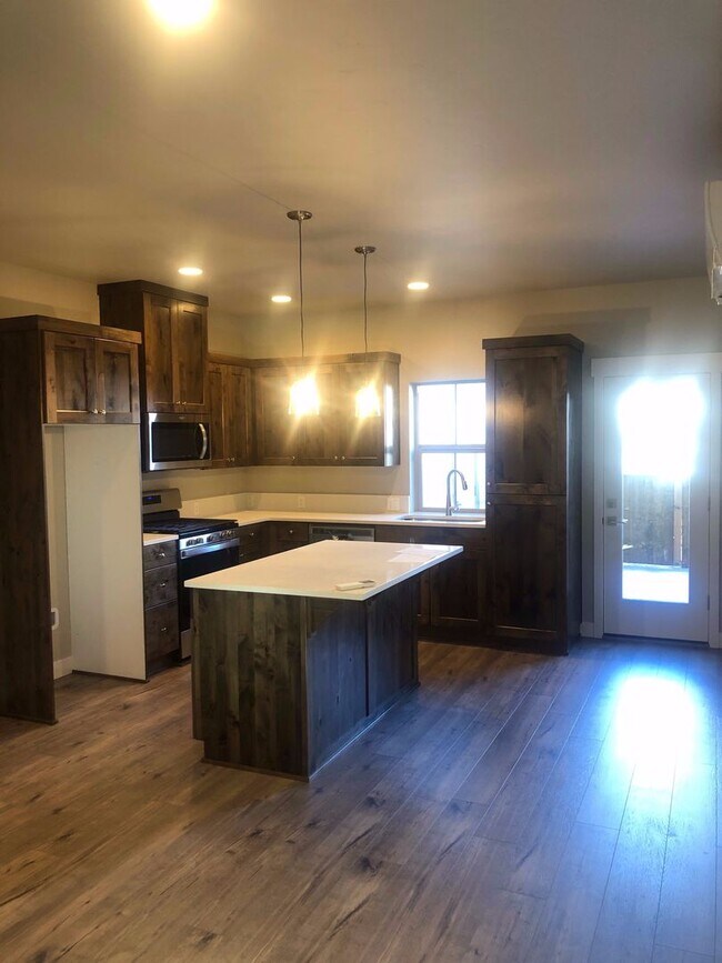 Building Photo - Duplex in Farmington Village