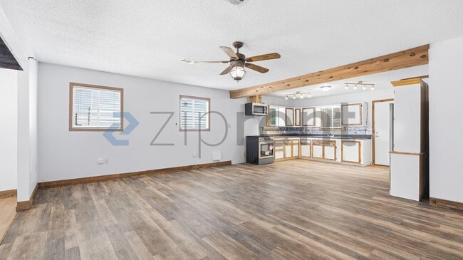 Building Photo - 247 Everglade Dr
